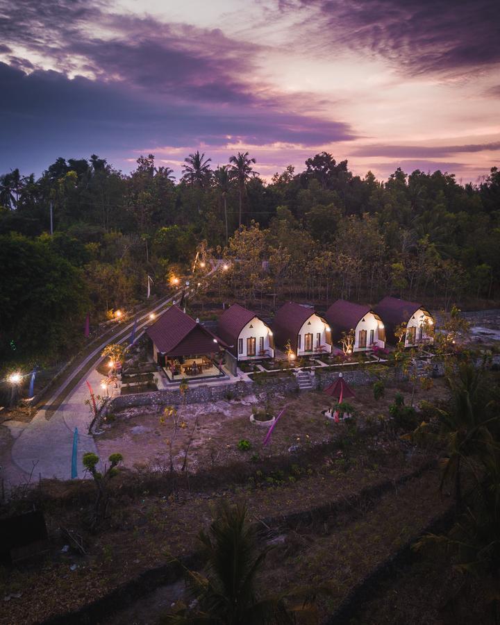 Sebrang Hills Bungalow Toyapakeh ภายนอก รูปภาพ