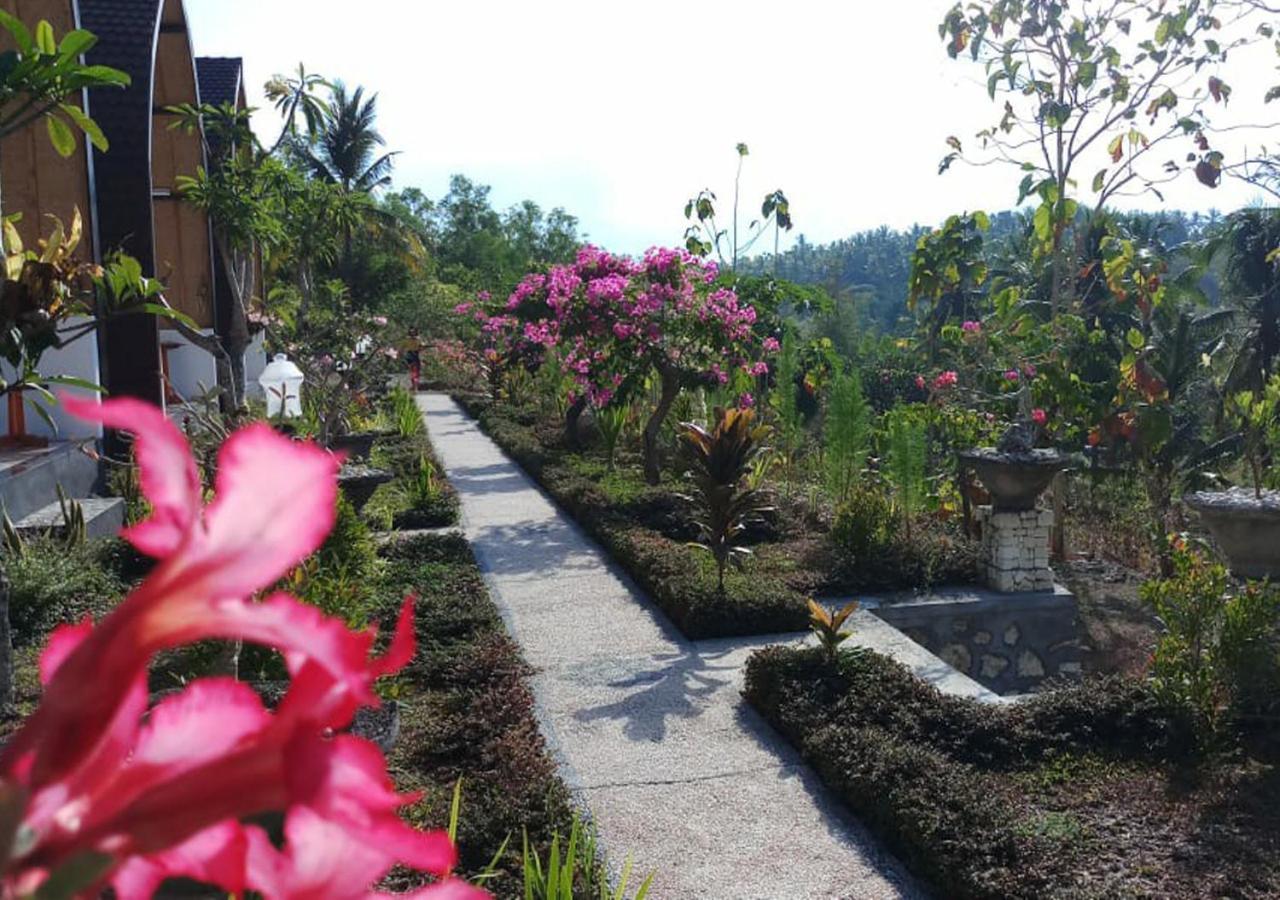 Sebrang Hills Bungalow Toyapakeh ภายนอก รูปภาพ