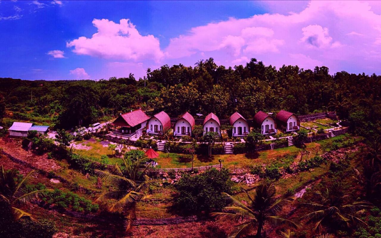 Sebrang Hills Bungalow Toyapakeh ภายนอก รูปภาพ