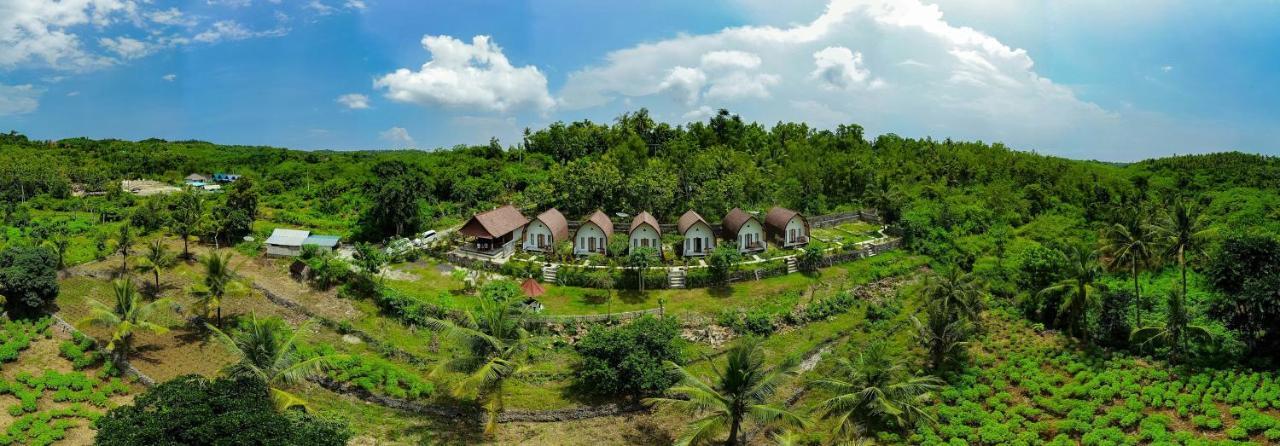 Sebrang Hills Bungalow Toyapakeh ภายนอก รูปภาพ